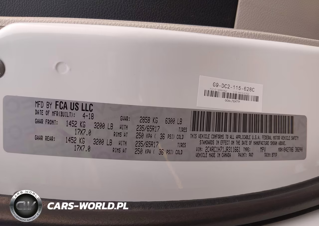 2018 Chrysler Pacifica Hybrid Touring Plus VIN:2C4RC1H71JR311661 - 9