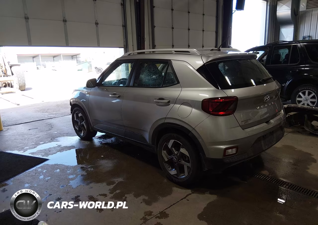 2023 Hyundai Venue Sel VIN:KMHRC8A32PU266849 - 3