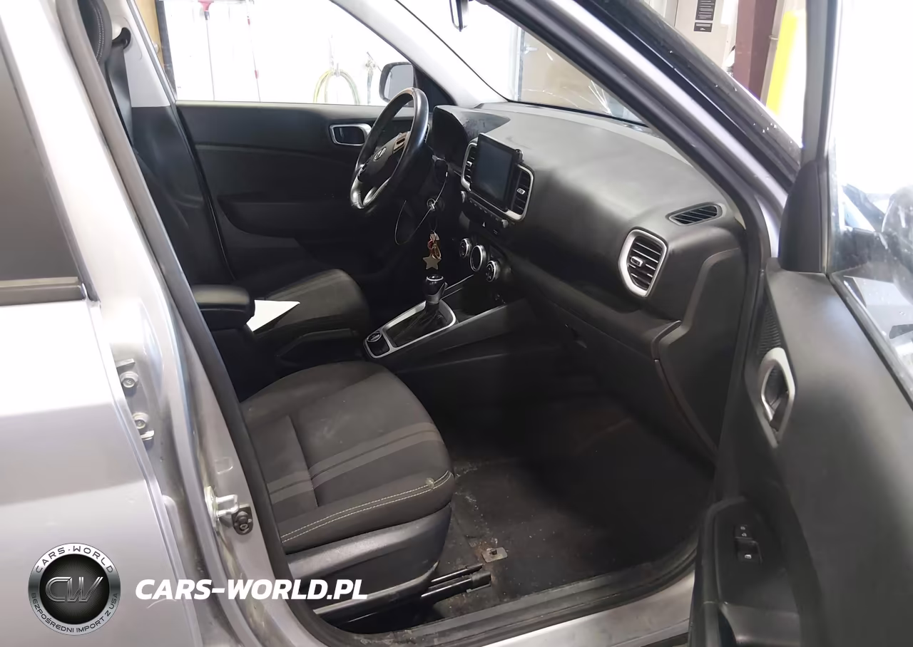 2023 Hyundai Venue Sel VIN:KMHRC8A32PU266849 - 5
