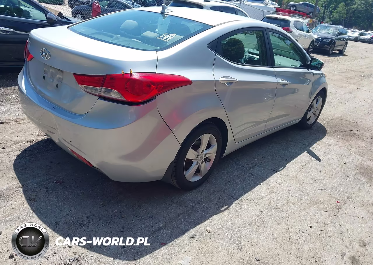 2013 Hyundai Elantra Gls VIN:5NPDH4AE5DH345383 - 4