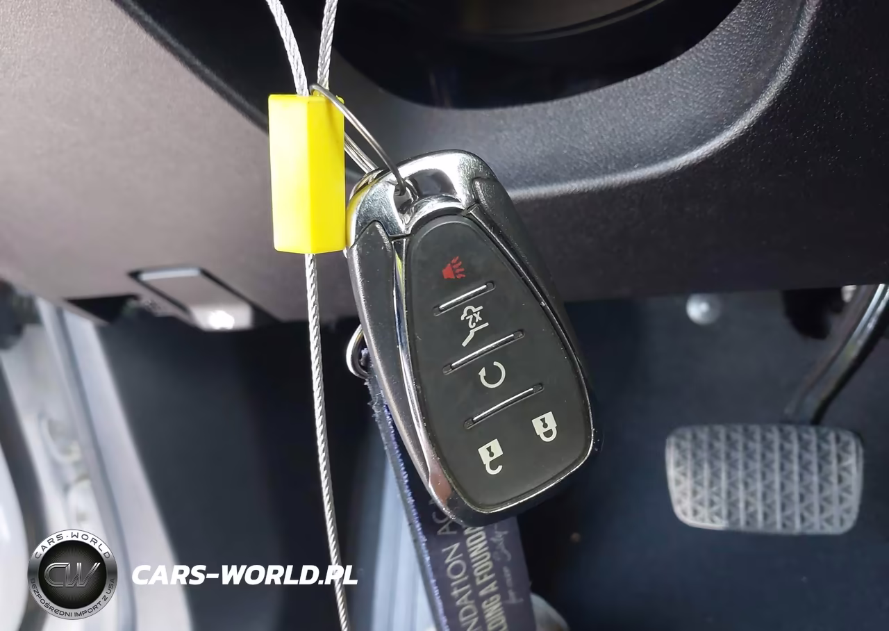 2018 Chevrolet Equinox Premier VIN:2GNAXMEV0J6100899 - 11