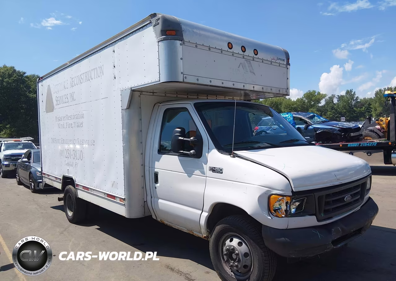 2003 Ford E-450 Cutaway Standard