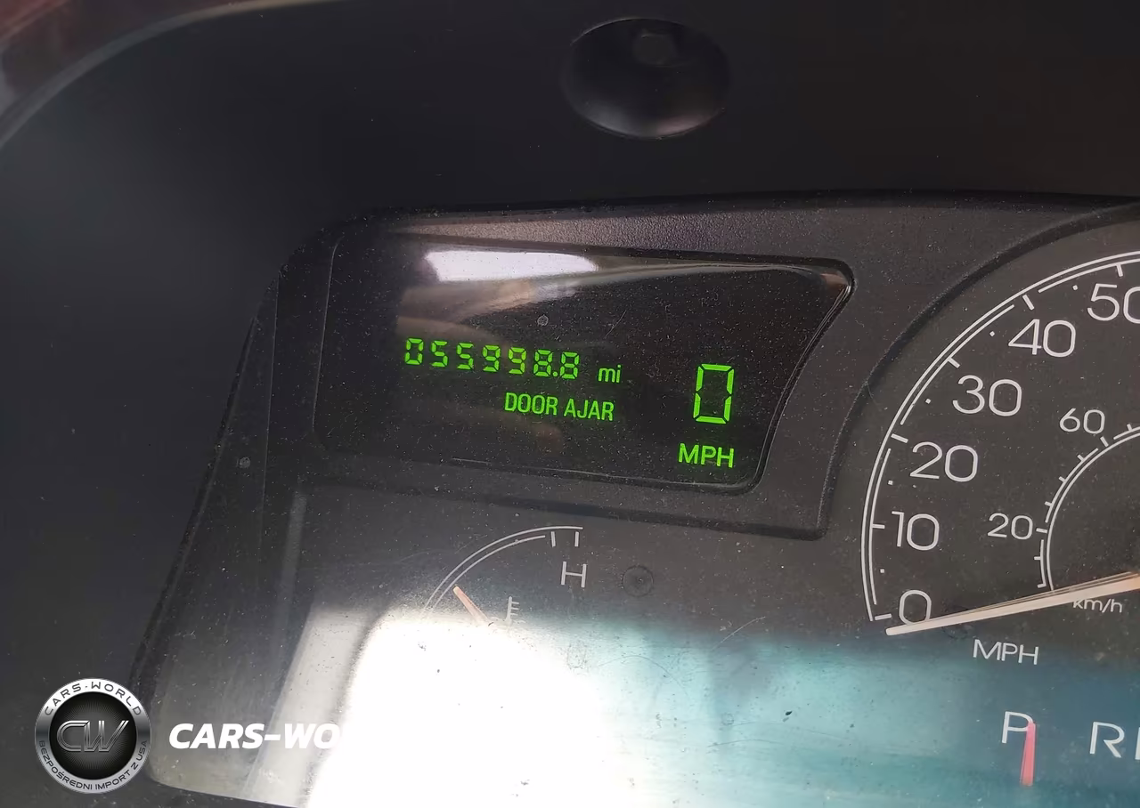 2005 Lincoln Town Car Signature Limited VIN:1LNHM82W15Y642223 - 16
