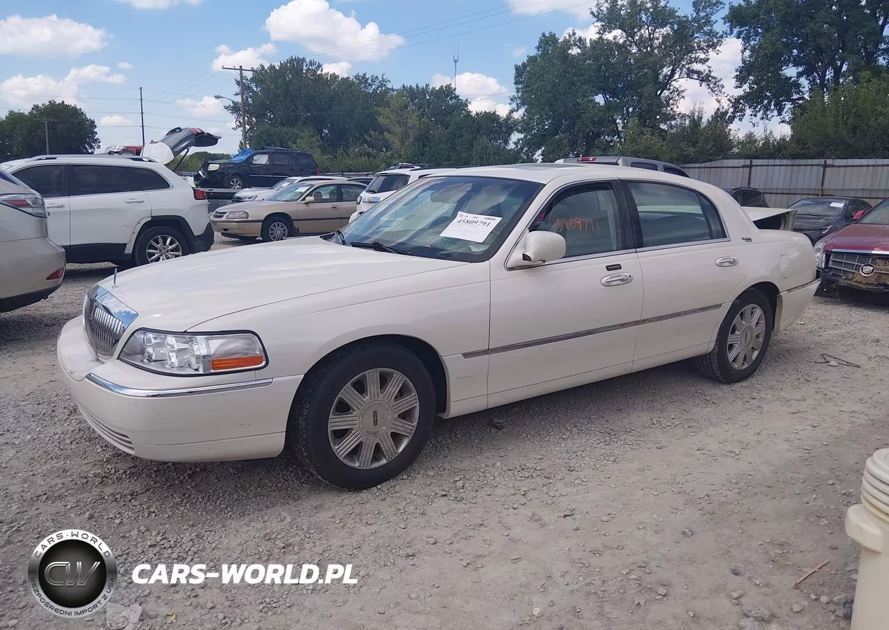 2005 Lincoln Town Car Signature Limited VIN:1LNHM82W15Y642223 - 2