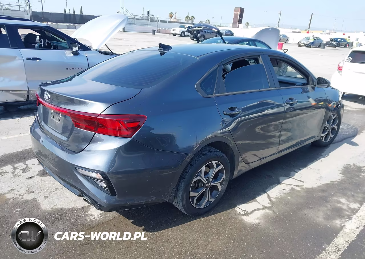 2020 Kia Forte Lxs VIN:3KPF24AD4LE256439 - 4