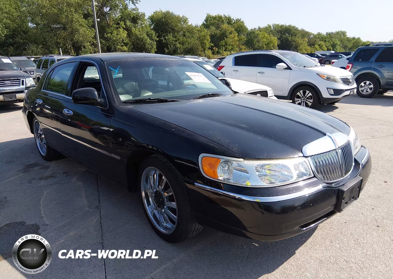 2002 Lincoln Town Car Signature