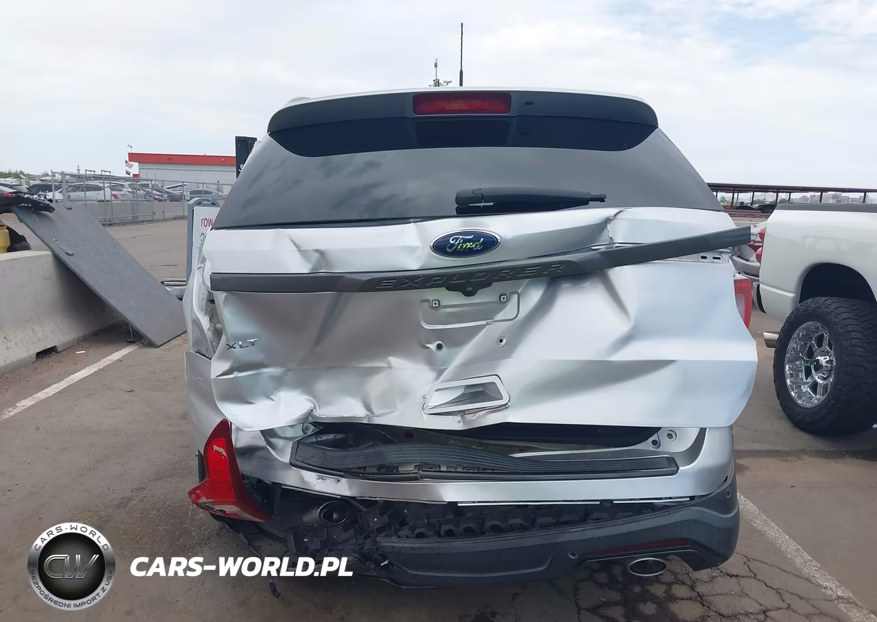 2018 Ford Explorer Xlt VIN:1FM5K7D82JGA80981 - 16