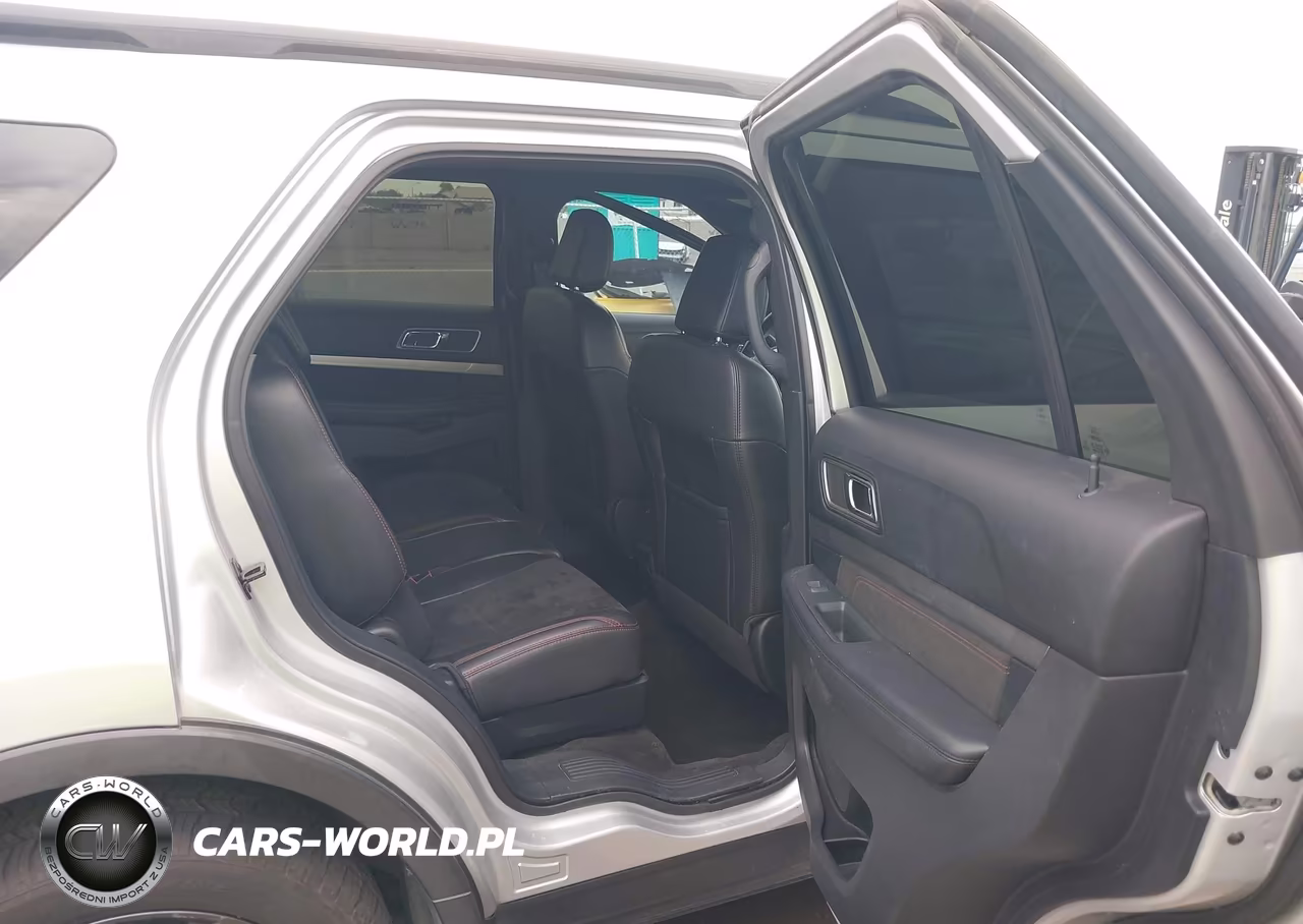 2018 Ford Explorer Xlt VIN:1FM5K7D82JGA80981 - 8