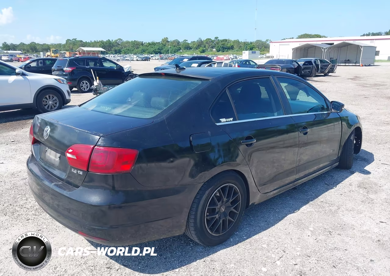 2013 Volkswagen Jetta 2.5L Se VIN:3VWDP7AJ5DM350611 - 4