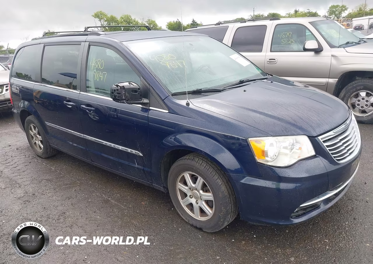 2012 Chrysler Town & Country Touring – zdjęcie 1 z 12