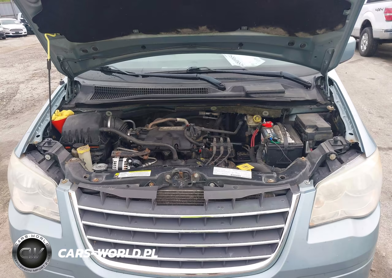 2008 Chrysler Town & Country Touring VIN:2A8HR54P78R824066 - 10
