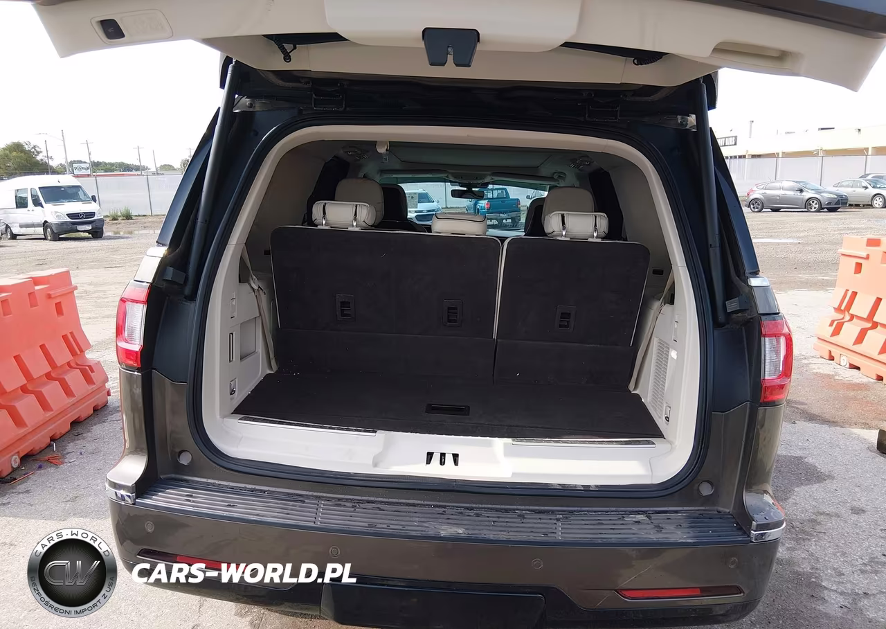 2019 Lincoln Navigator Black Label VIN:5LMJJ2TTXKEL10397 - 17