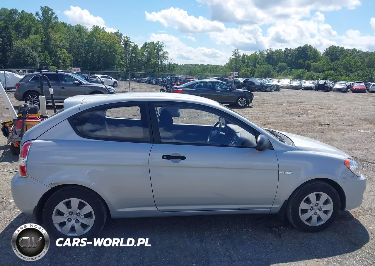 2009 Hyundai Accent Gs VIN:KMHCM36C59U116820 - 13