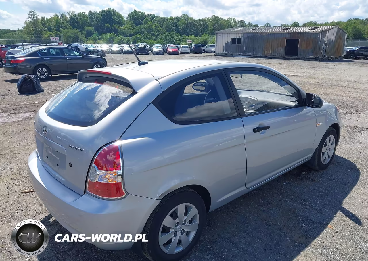 2009 Hyundai Accent Gs VIN:KMHCM36C59U116820 - 4
