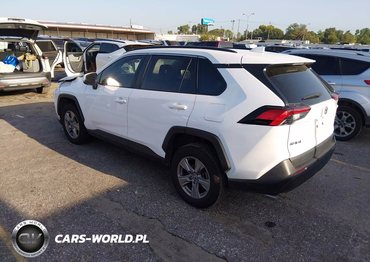 2022 Toyota Rav4 Xle VIN:2T3W1RFV4NW195540 - 3