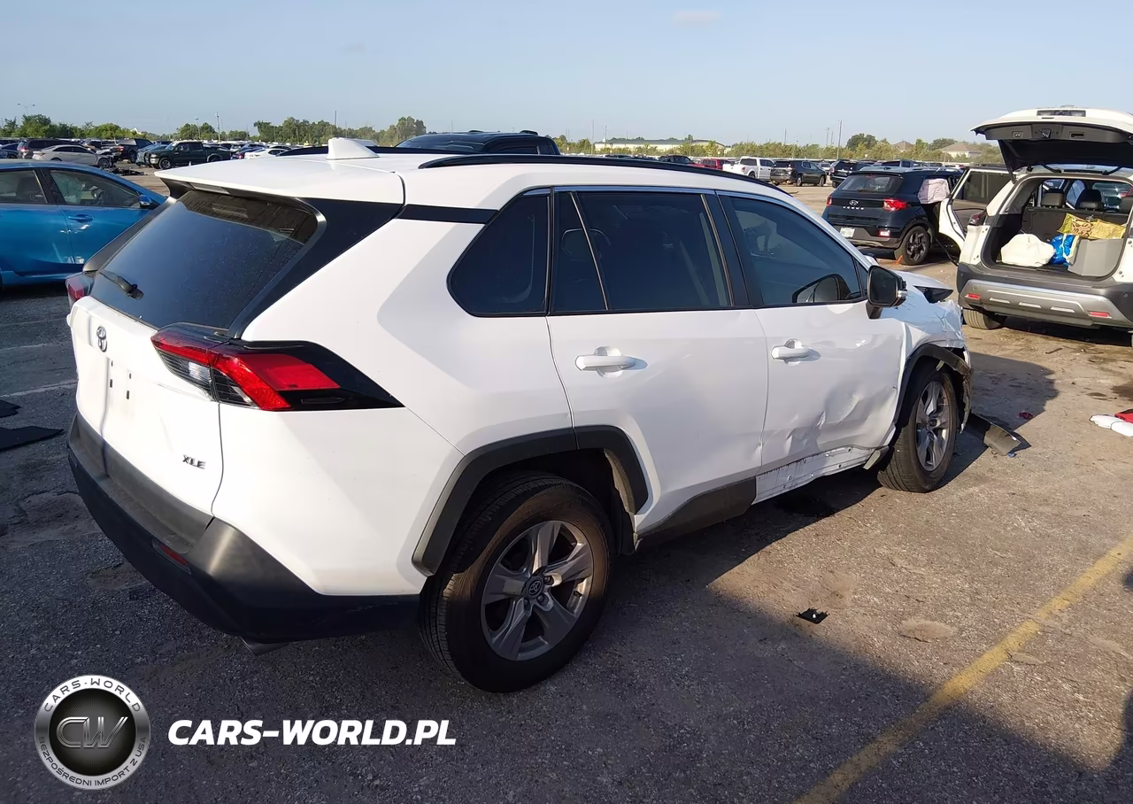 2022 Toyota Rav4 Xle VIN:2T3W1RFV4NW195540 - 4