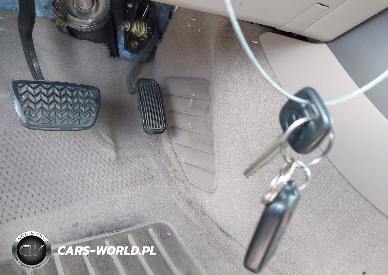 2004 Toyota Camry Le VIN:4T1BE30KX4U281974 - 11