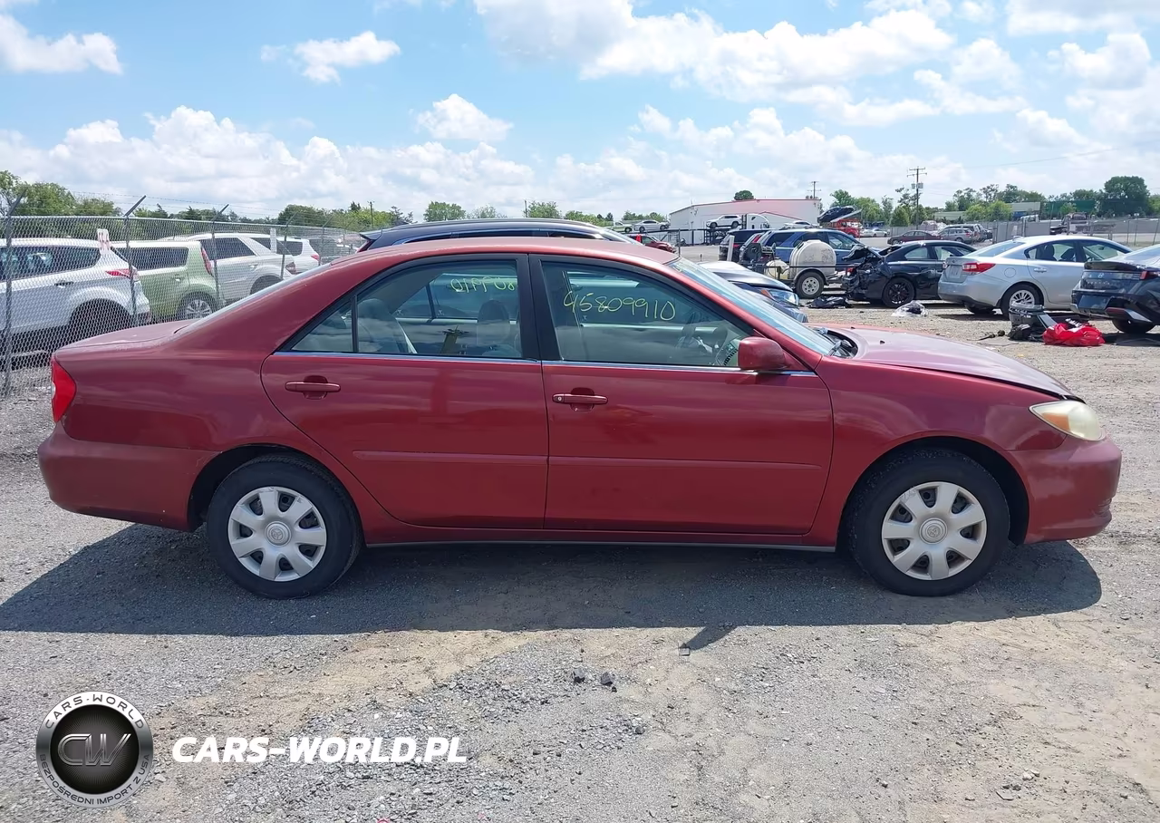 2004 Toyota Camry Le VIN:4T1BE30KX4U281974 - 13