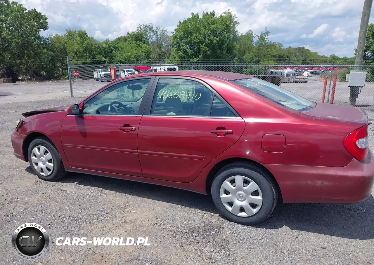 2004 Toyota Camry Le VIN:4T1BE30KX4U281974 - 14