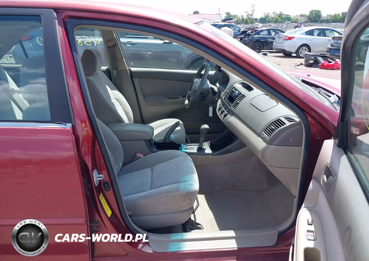 2004 Toyota Camry Le VIN:4T1BE30KX4U281974 - 5