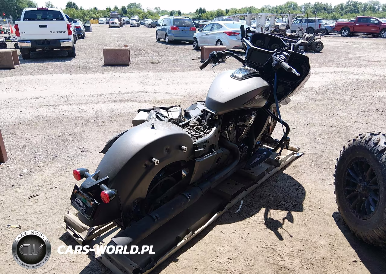 2023 Indian Motorcycle Co. Challenger Dark Horse VIN:56KLCCRR9P3422469 - 4