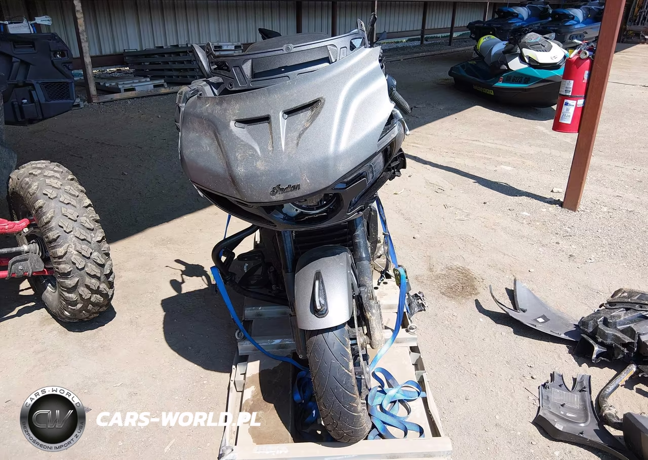 2023 Indian Motorcycle Co. Challenger Dark Horse VIN:56KLCCRR9P3422469 - 5