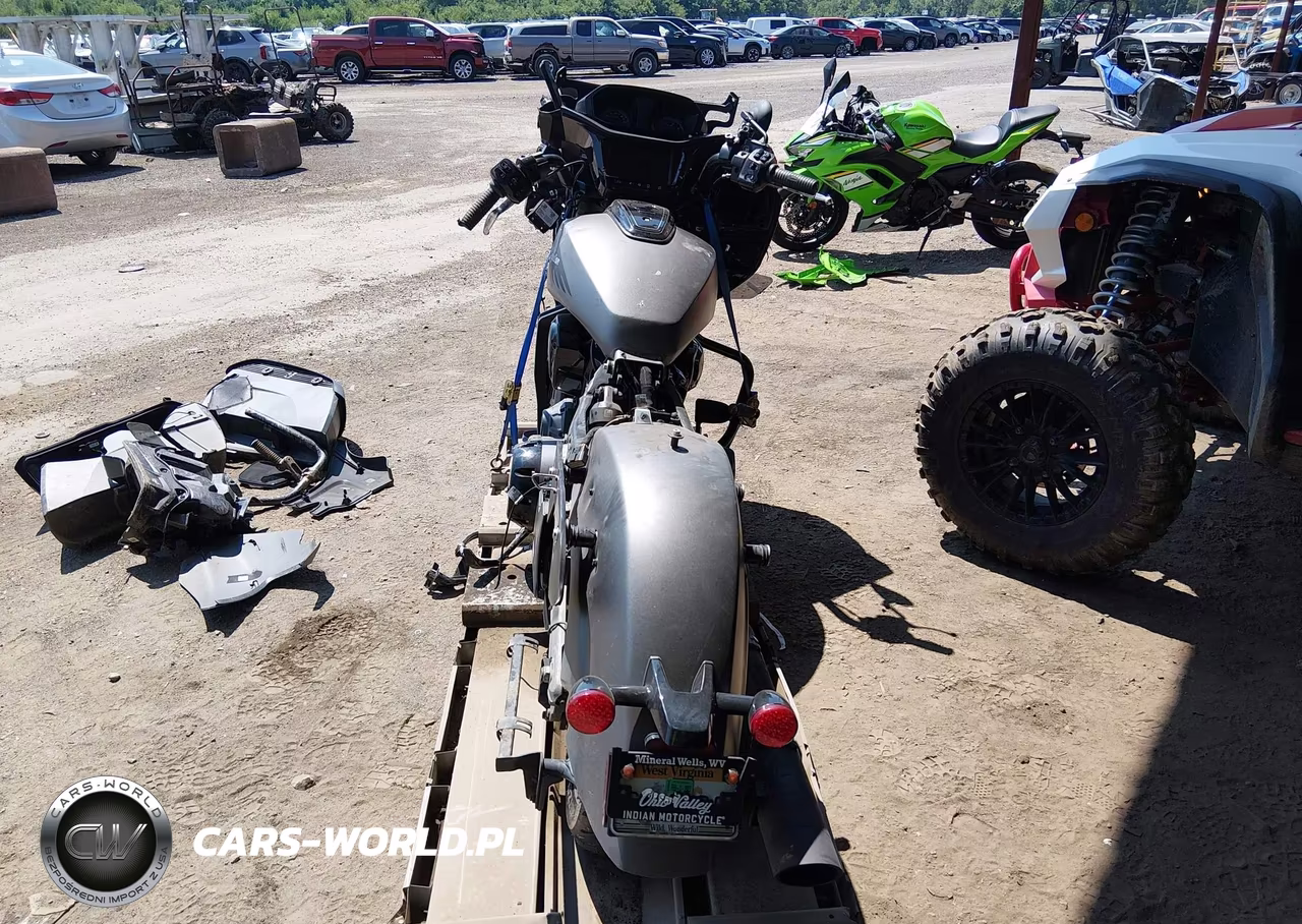 2023 Indian Motorcycle Co. Challenger Dark Horse VIN:56KLCCRR9P3422469 - 6