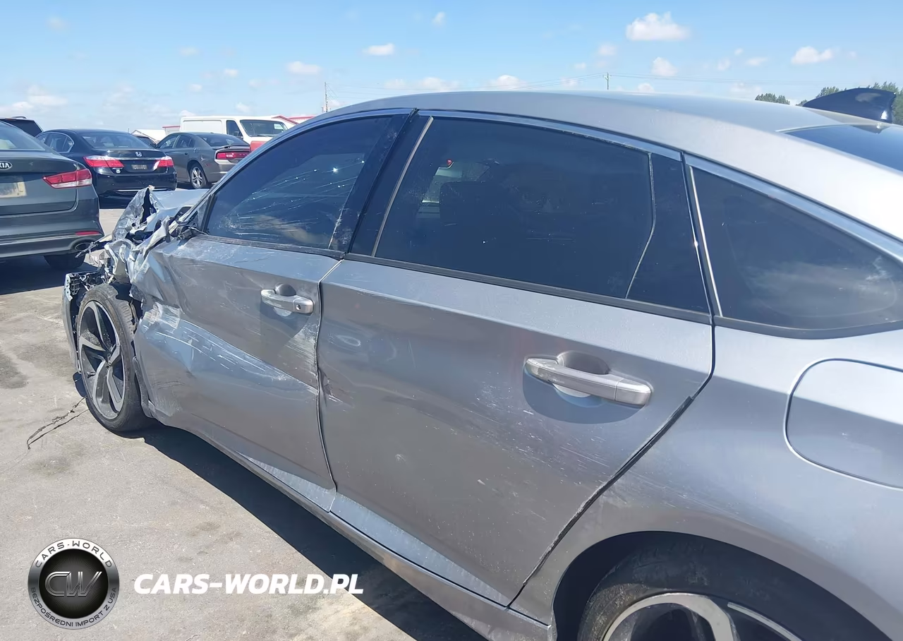 2022 Honda Accord Sport VIN:1HGCV1F33NA067930 - 19