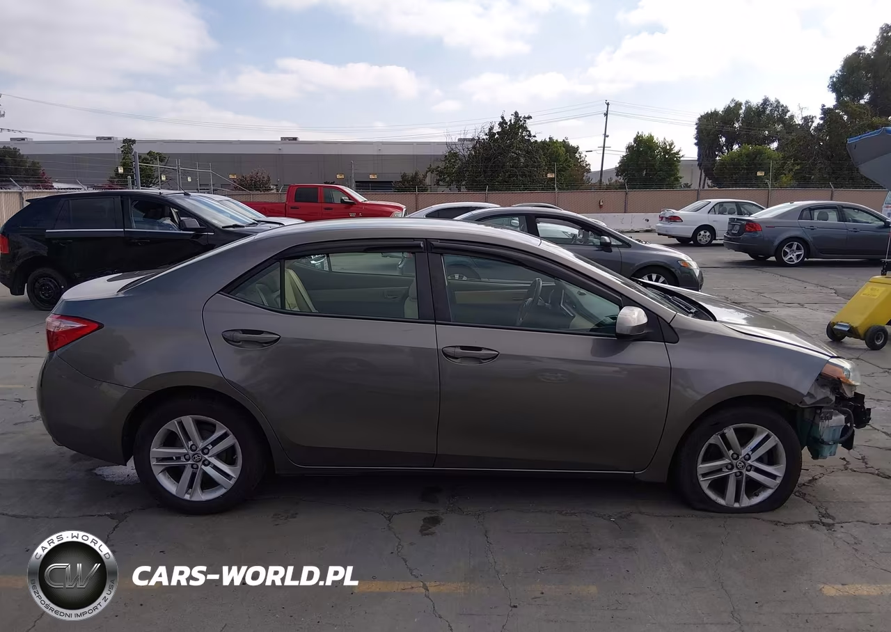 2018 Toyota Corolla Le VIN:5YFBURHE5JP788671 - 14
