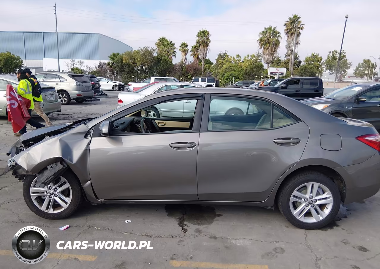 2018 Toyota Corolla Le VIN:5YFBURHE5JP788671 - 15