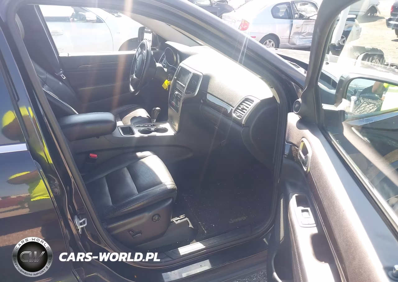 2013 Jeep Grand Cherokee Laredo VIN:1C4RJFAG4DC648044 - 5