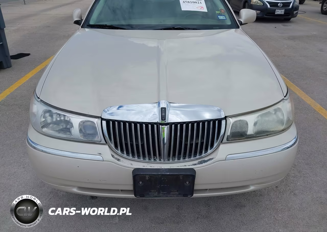 2002 Lincoln Town Car Cartier VIN:1LNHM83W52Y643479 - 6