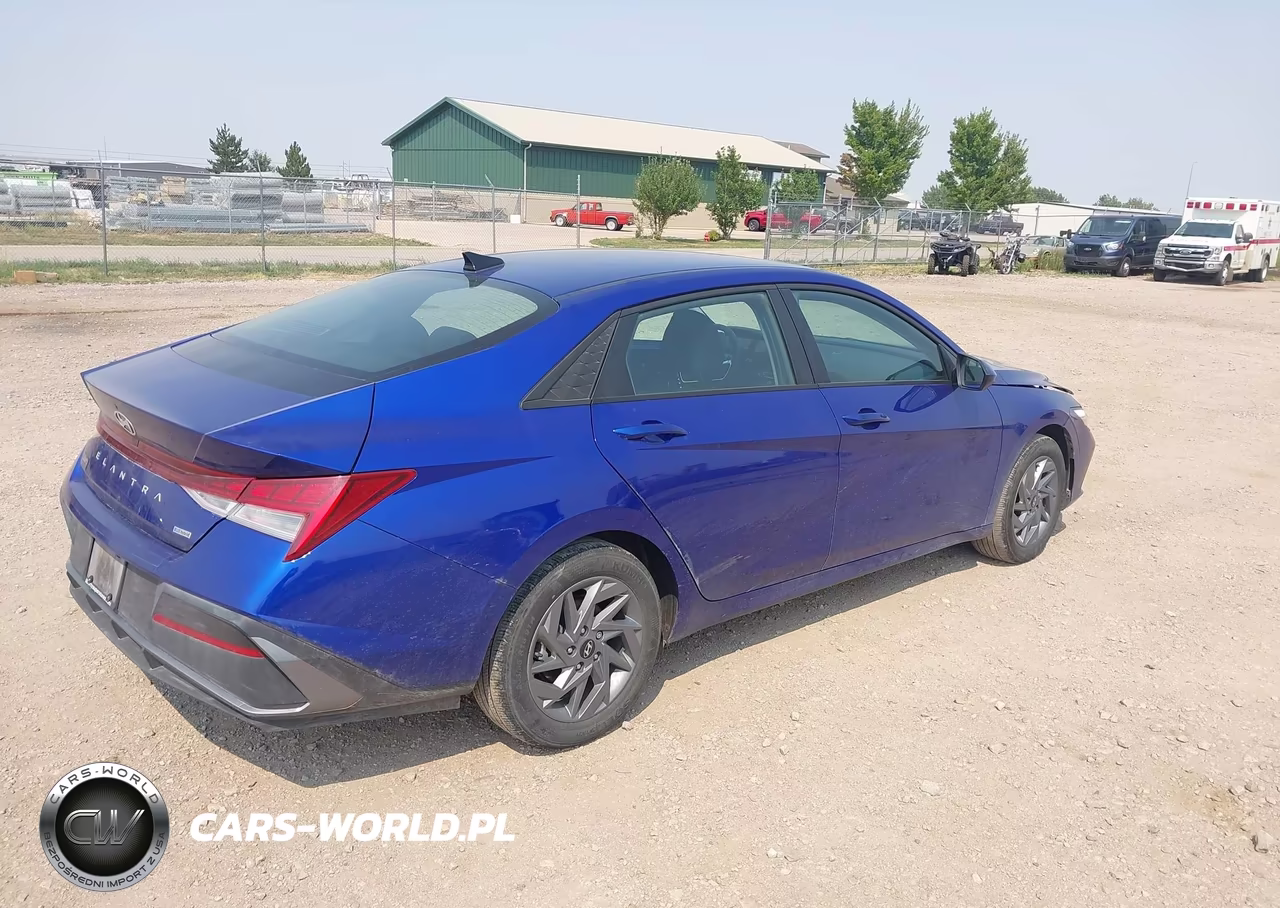2024 Hyundai Elantra Hybrid Blue VIN:KMHLM4DJ3RU120985 - 4