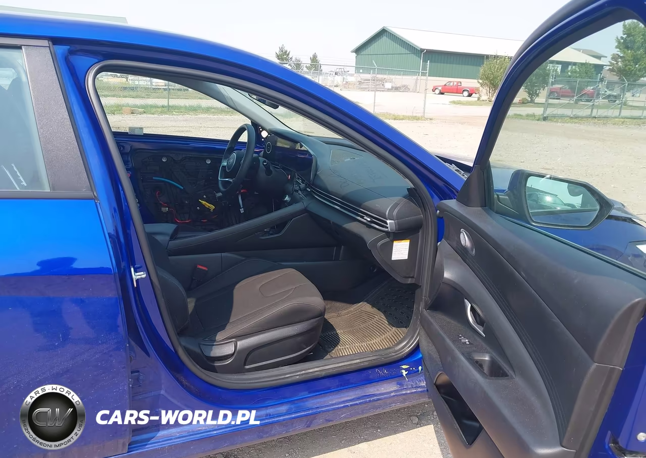 2024 Hyundai Elantra Hybrid Blue VIN:KMHLM4DJ3RU120985 - 5