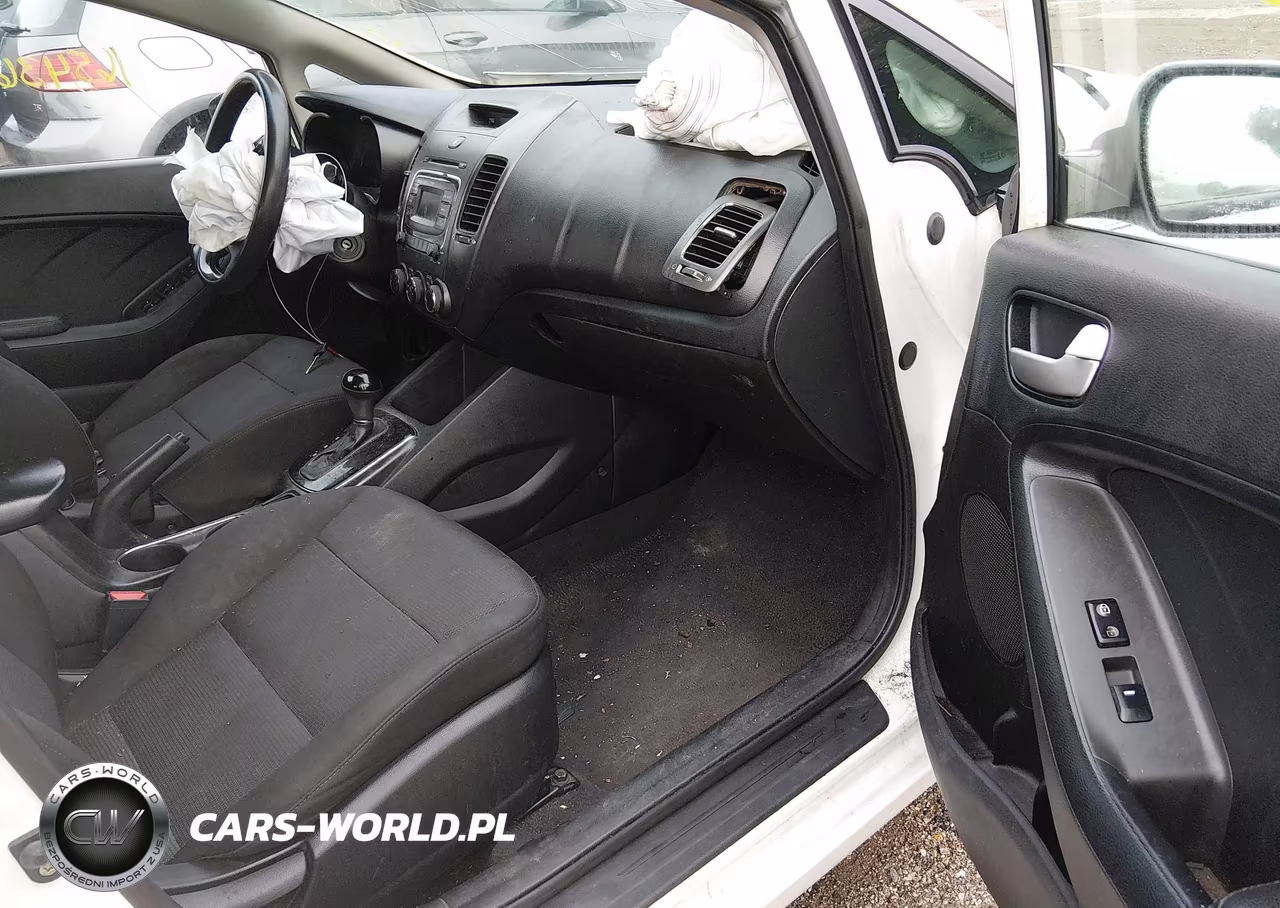 2018 Kia Forte Lx VIN:3KPFK4A78JE213701 - 5