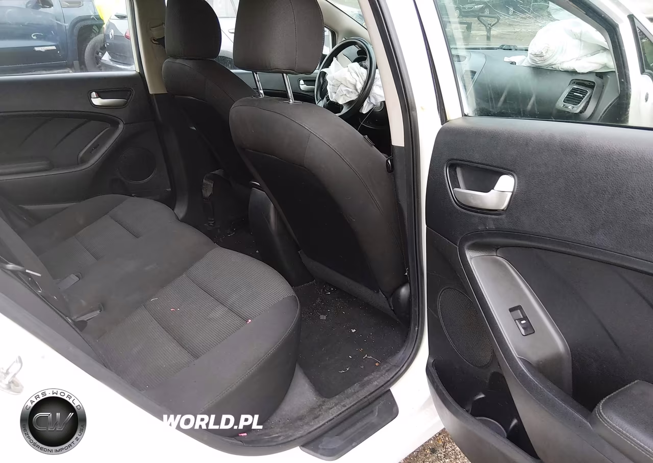 2018 Kia Forte Lx VIN:3KPFK4A78JE213701 - 8