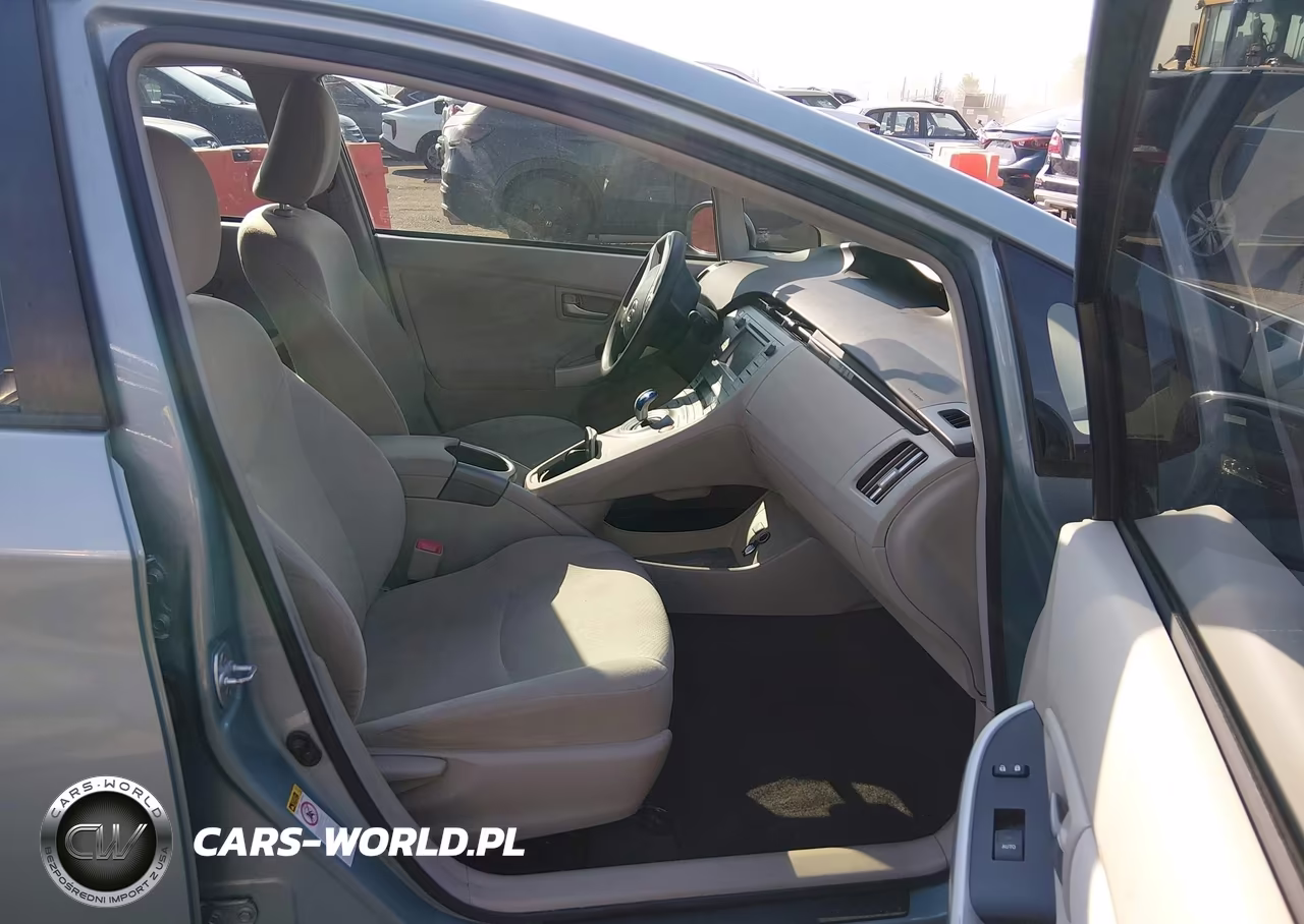 2013 Toyota Prius Three VIN:JTDKN3DU0D1620145 - 5