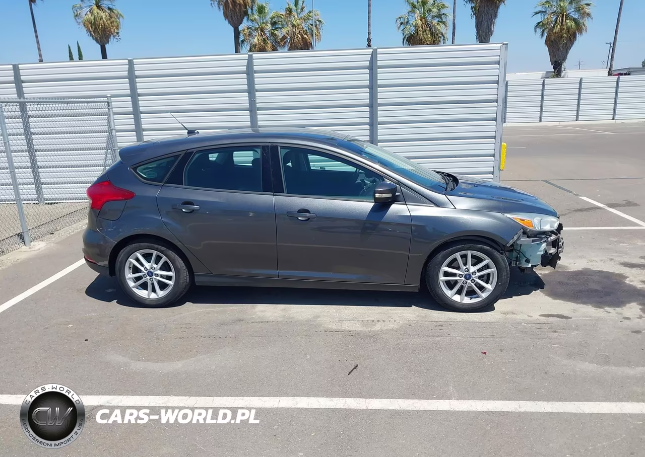 2017 Ford Focus Se VIN:1FADP3K23HL215031 - 14