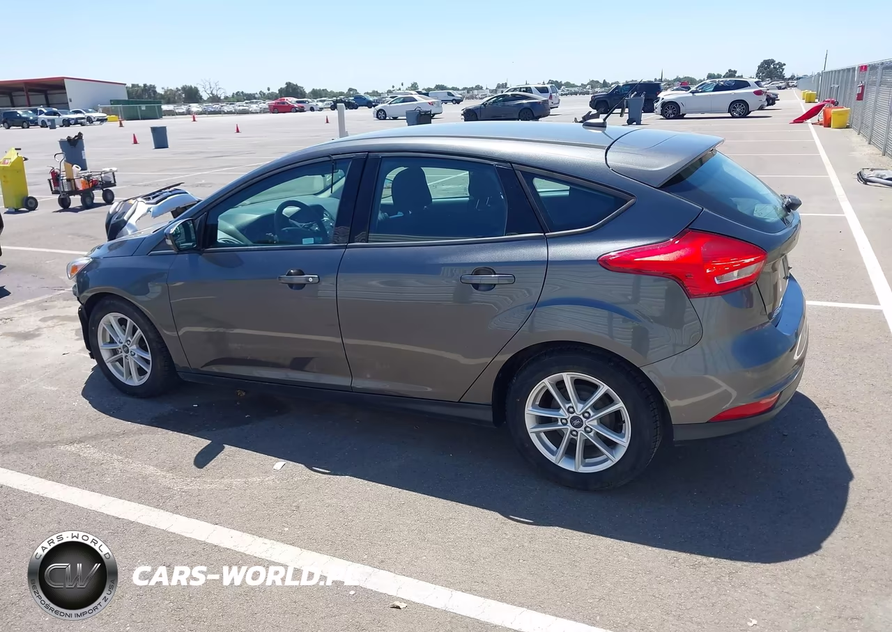 2017 Ford Focus Se VIN:1FADP3K23HL215031 - 15