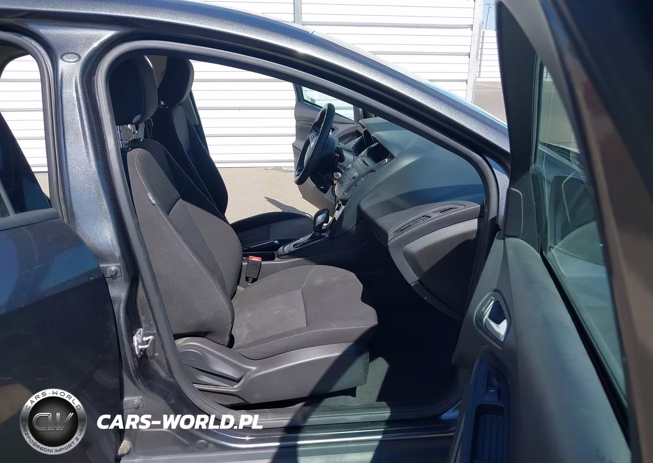 2017 Ford Focus Se VIN:1FADP3K23HL215031 - 5