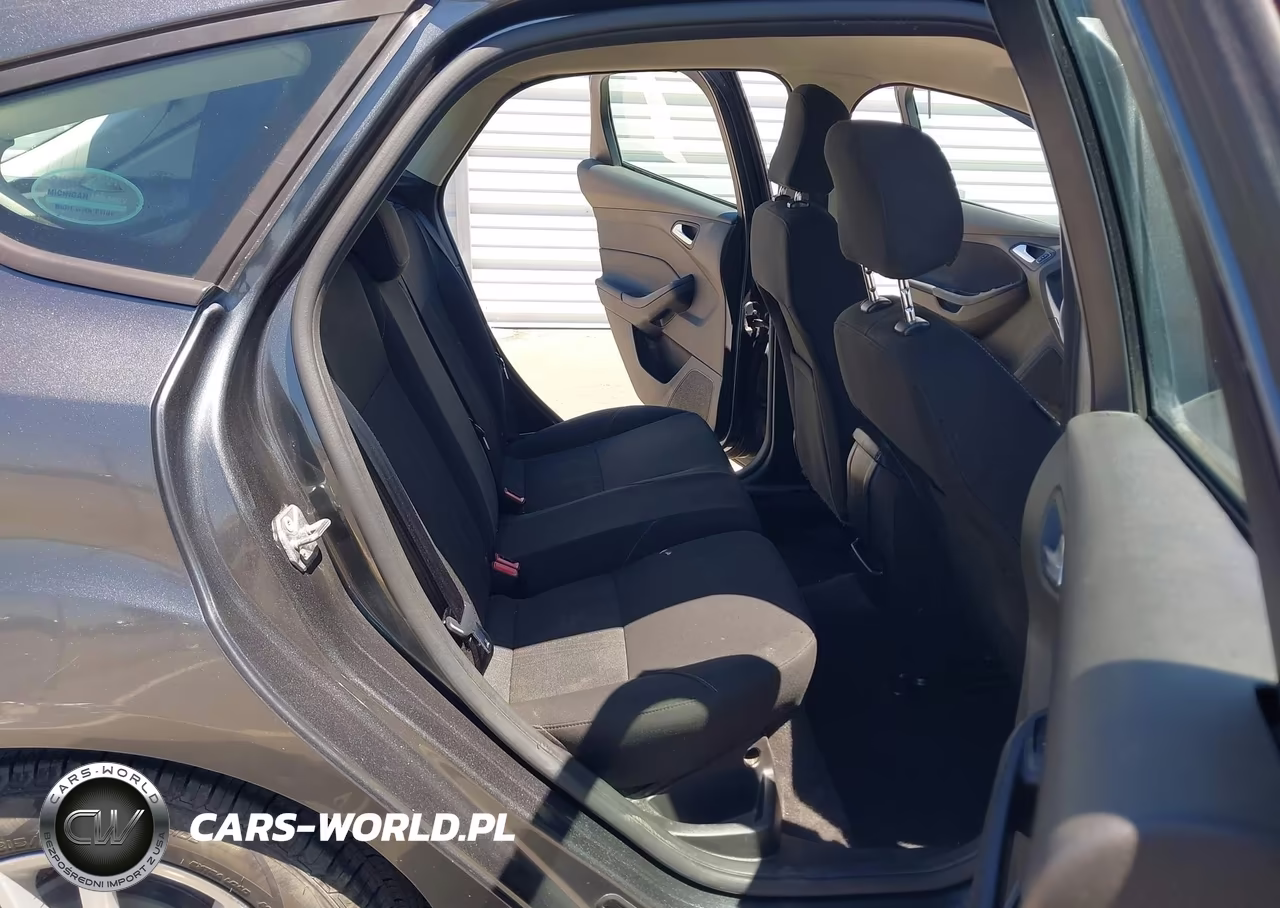 2017 Ford Focus Se VIN:1FADP3K23HL215031 - 8