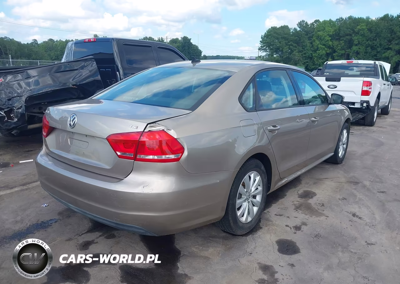 2015 Volkswagen Passat 1.8T Wolfsburg Edition VIN:1VWAT7A32FC043045 - 4