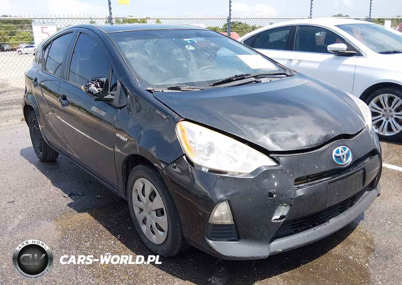 2014 Toyota Prius C Two