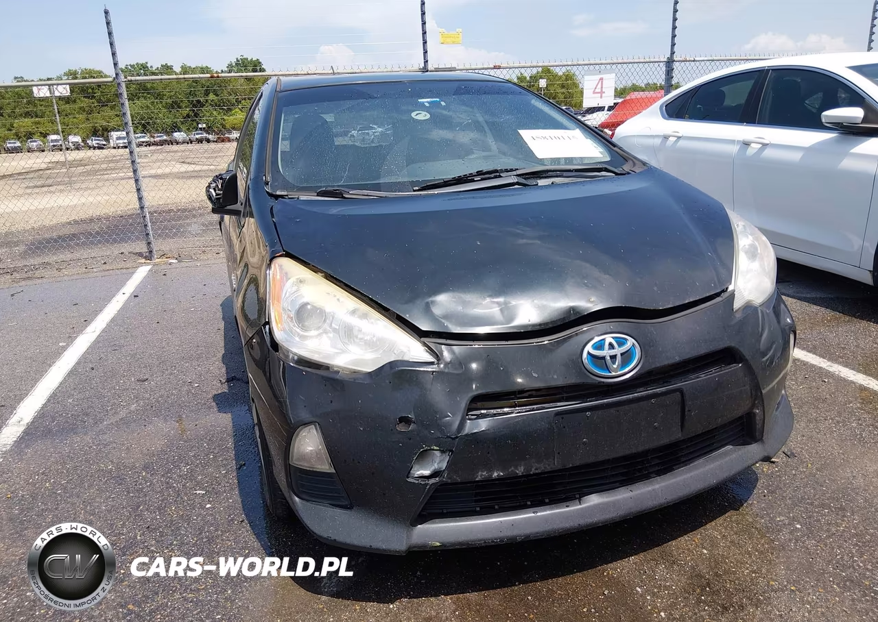 2014 Toyota Prius C Two VIN:JTDKDTB32E1073796 - 12
