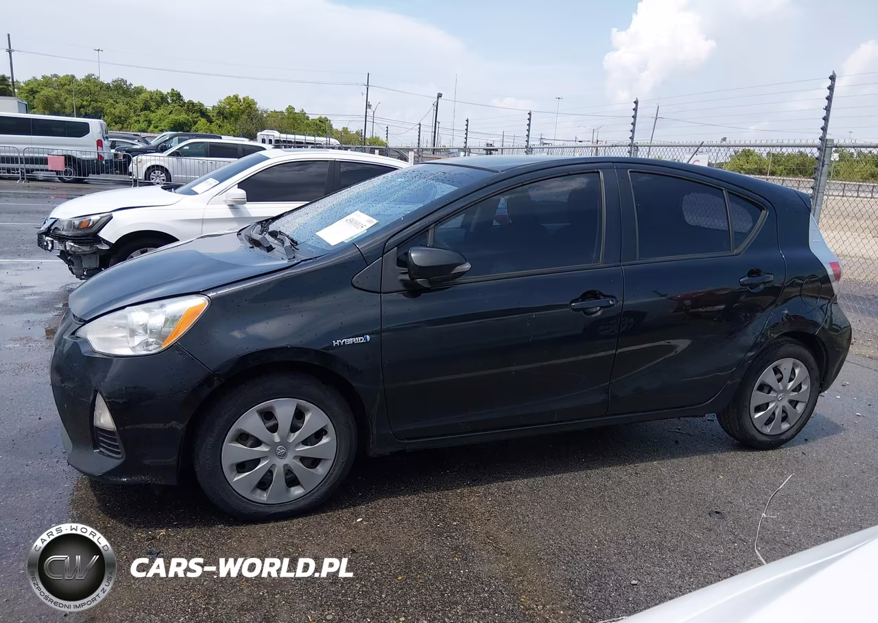 2014 Toyota Prius C Two VIN:JTDKDTB32E1073796 - 14