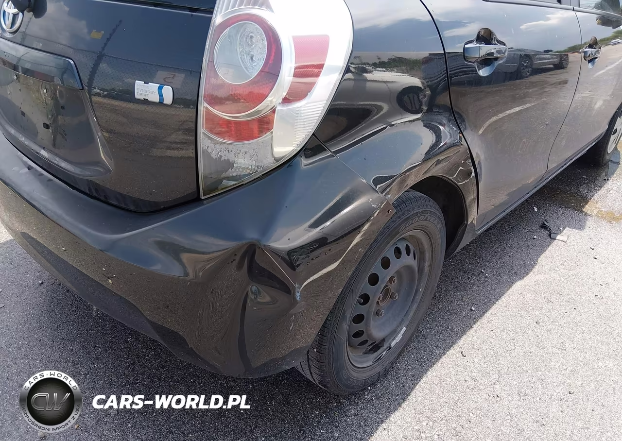 2014 Toyota Prius C Two VIN:JTDKDTB32E1073796 - 18
