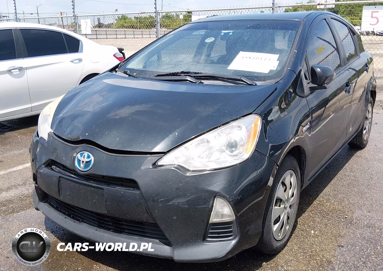 2014 Toyota Prius C Two VIN:JTDKDTB32E1073796 - 2