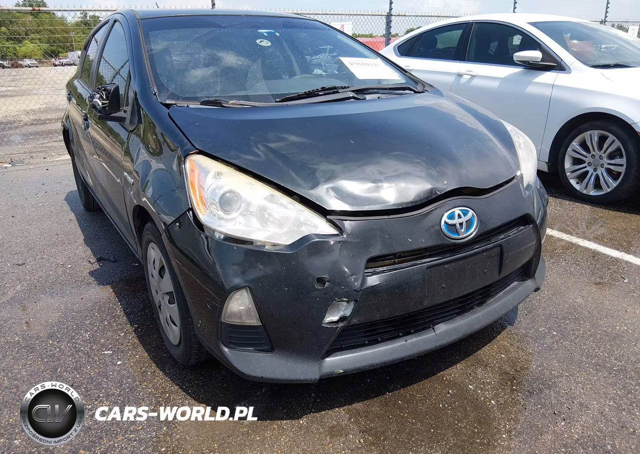 2014 Toyota Prius C Two VIN:JTDKDTB32E1073796 - 6