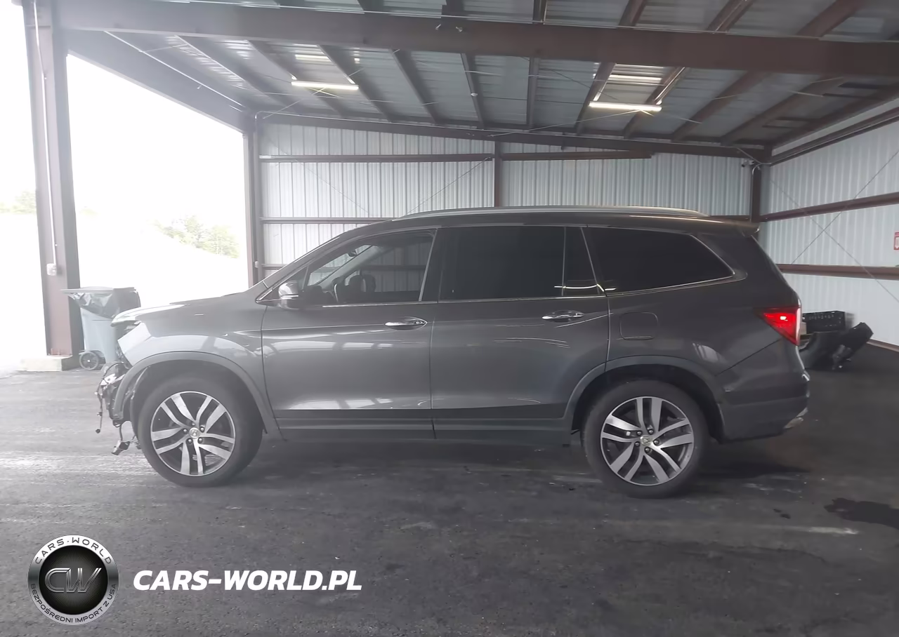 2018 Honda Pilot Touring VIN:5FNYF5H94JB010292 - 13