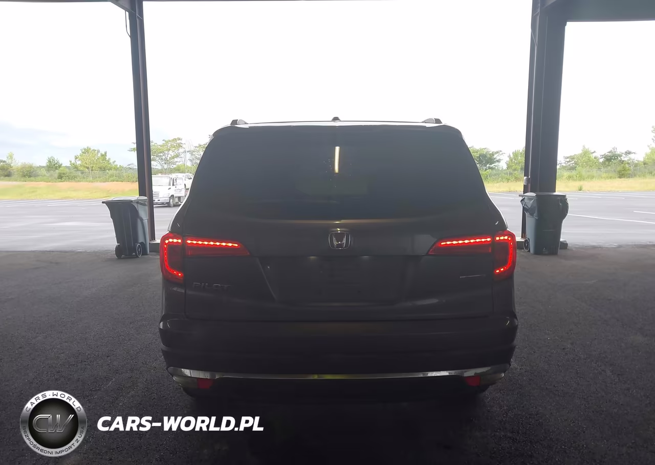 2018 Honda Pilot Touring VIN:5FNYF5H94JB010292 - 15